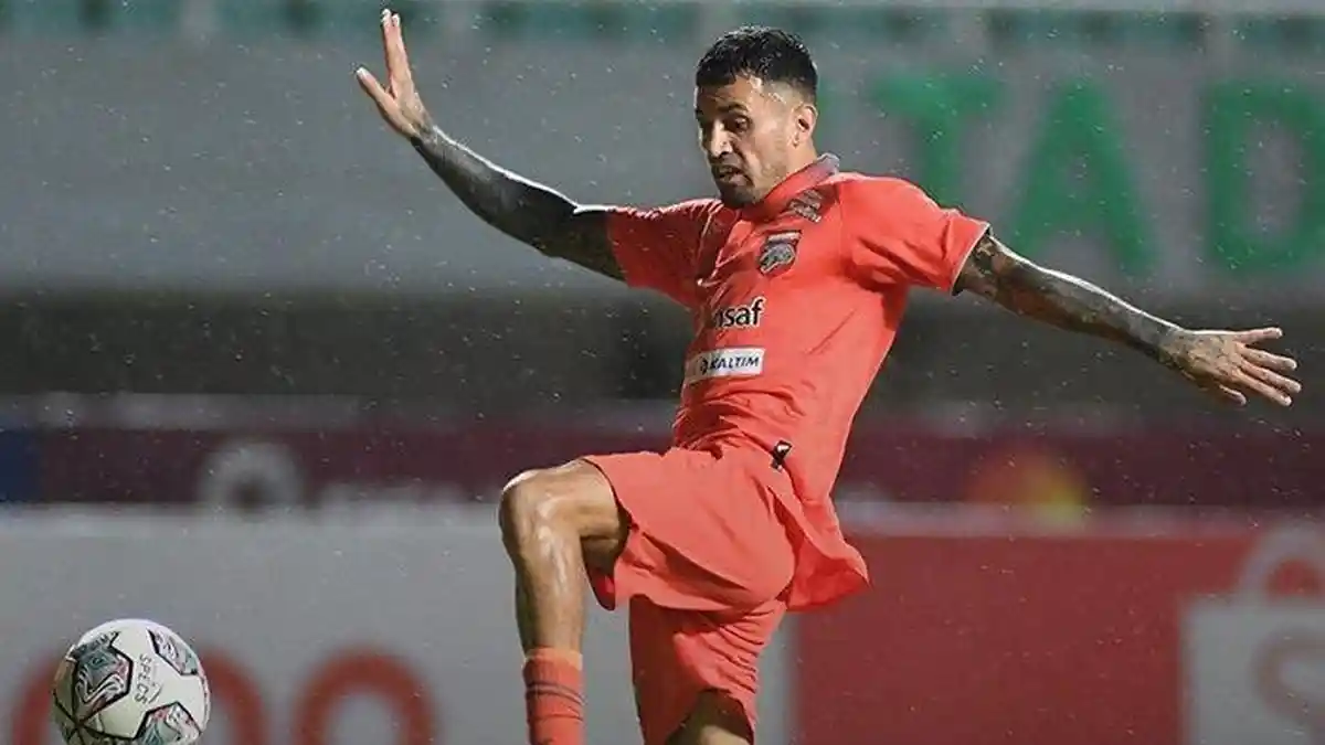 Livescore: Blunder Kiper Barito Putera, Borneo Kini Unggul 2-0 Berkat Gol Stefano Lilipaly Menit 57