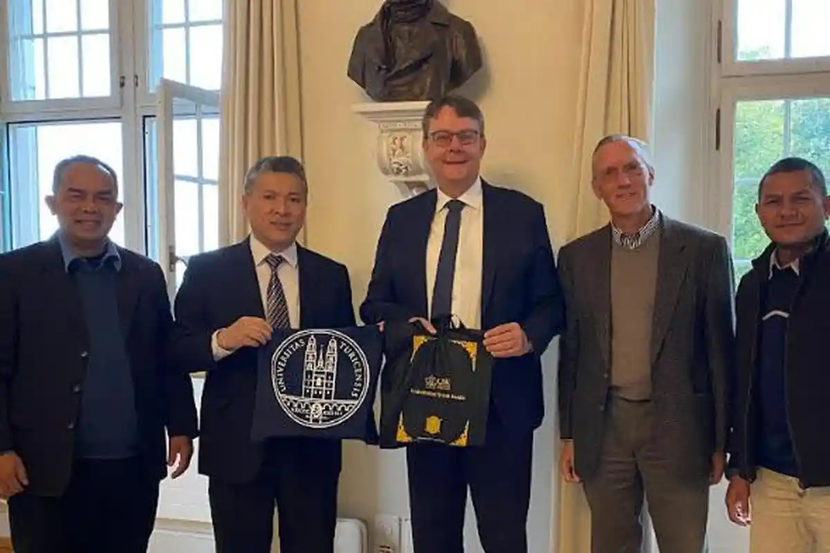 USK Perkuat Kerja Sama dengan Perguruan Tinggi di Swiss dalam Bidang Kedokteran Hewan