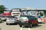 Pemudik Lupa Isi Saldo e-Toll Bikin Antrean Gerbang Tol Pejagan Mengular Hingga 100 Meter