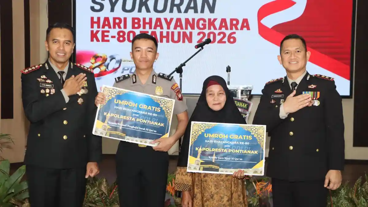 Kapolresta Pontianak Berangkatkan Guru Ngaji dan Personel Berprestasi Umroh Gratis - Tribunpontianak.co.id
