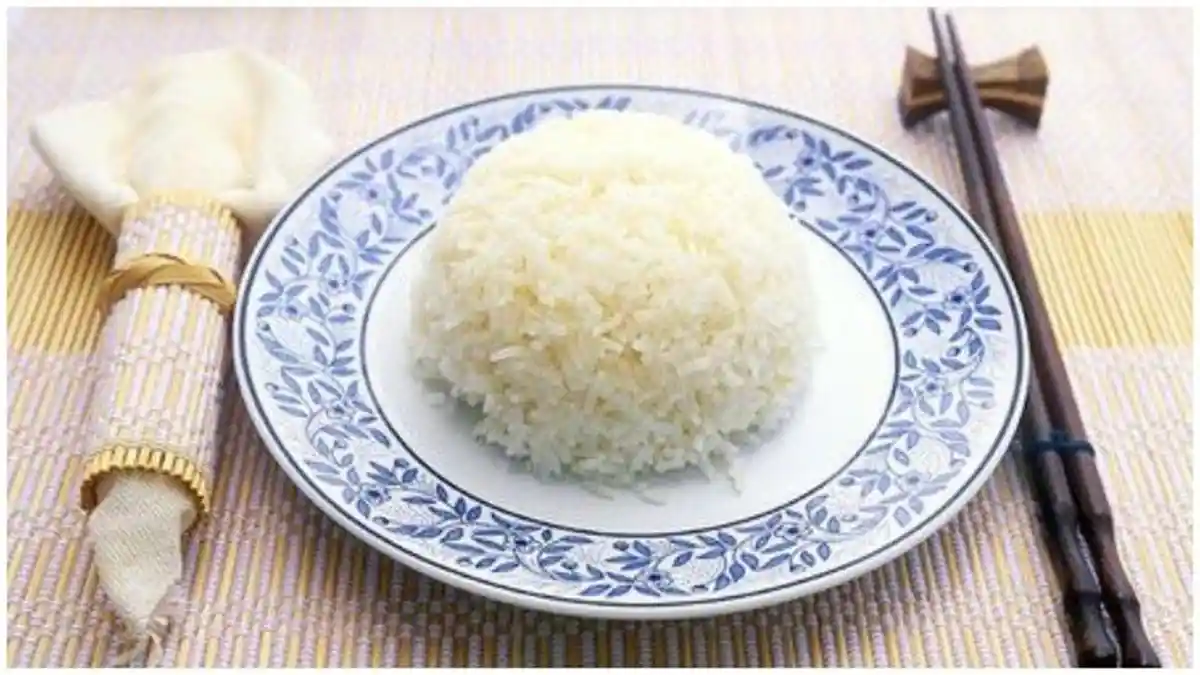 Kenali Ciri-ciri Nasi yang Tak Layak Dikonsumsi