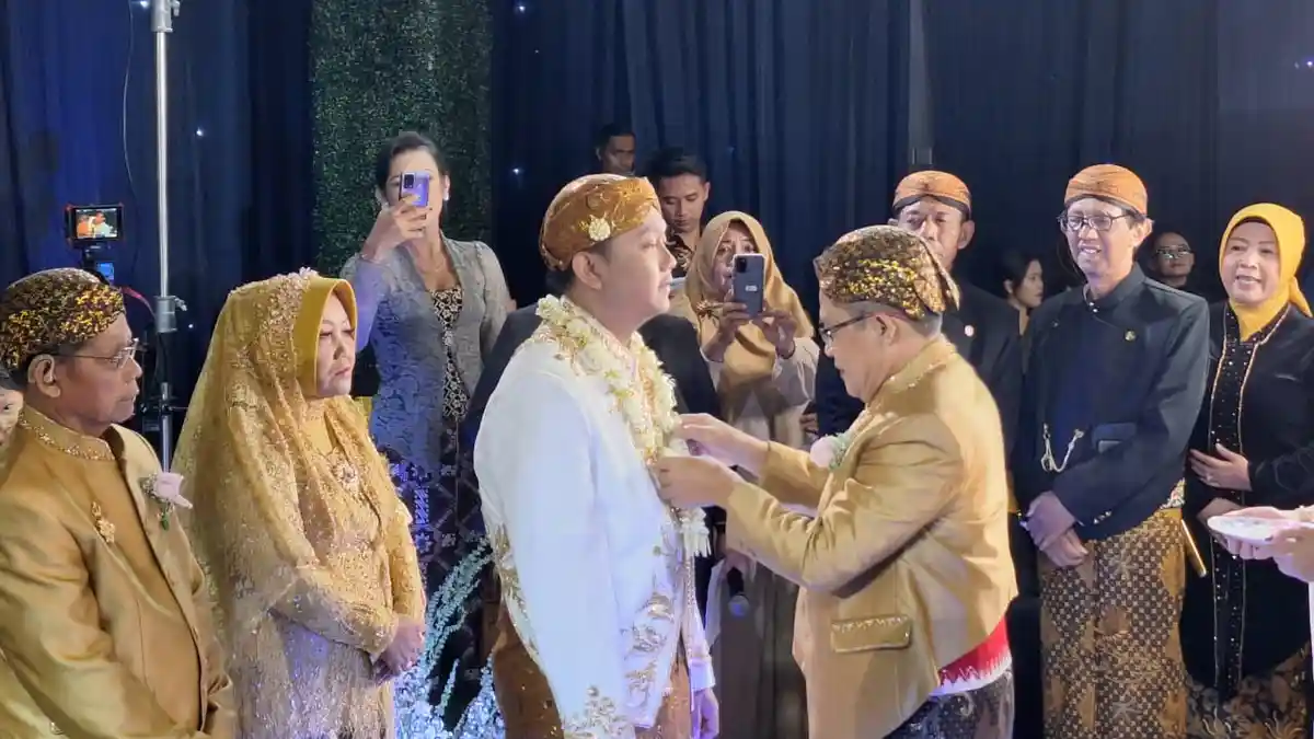 Rundown Detik-detik Pernikahan Denny Caknan dan Bella Bonita di Madiun - denny-caknan-menikah-2.jpg