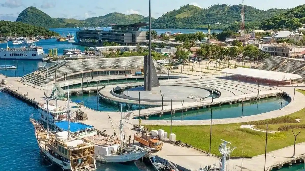 Waterfront Marina dan Kampung Ujung, Tempat Ngabuburit Asyik di Labuan Bajo