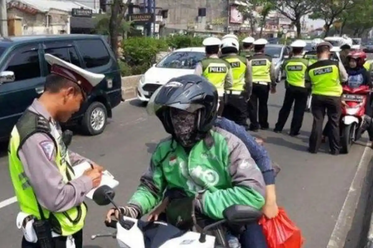 8 Pelanggaran Ini Paling Diincar Polisi saat Operasi Zebra 2020, Helm SNI hingga SIM & STNK