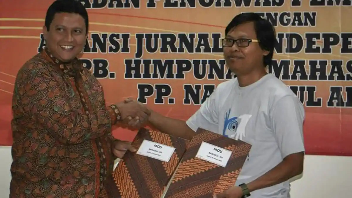 Bawaslu Kaji Pertemuan Trimedya di Satay House Senayan
