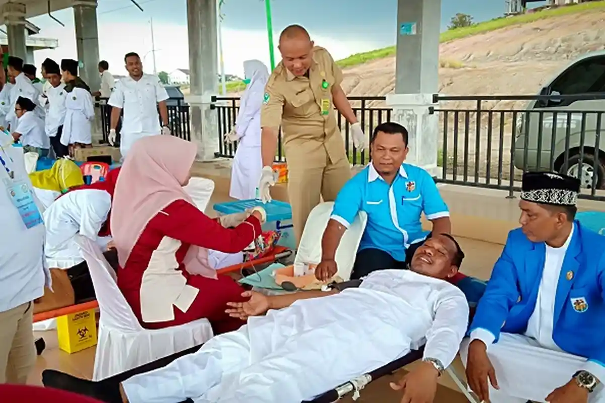 Santri dan KNPI Aceh Timur Kumpulkan Darah 29 Kantong