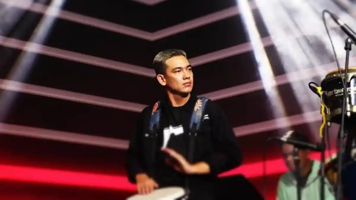 Putus dari Vanesha Prescilla, Adipati Dolken Gandeng Canti Tachril dan Dikabarkan Sudah Pacaran
