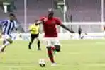 Patrick Wanggai Lewati Lawan