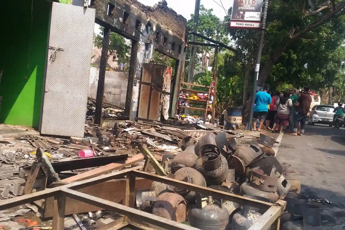 Kebakaran di Kios Tambal Ban Kemiling, Api Diduga dari Puntung Rokok