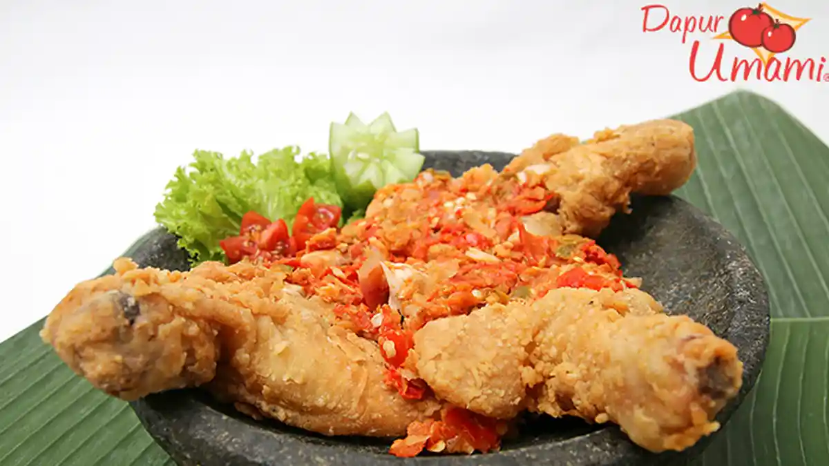 Buat Menu Berbuka Puasa dengan Ayam Geprek Yuk, Bikin Sendiri Lebih Sehat!