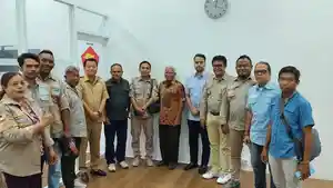 Pose-bersama-Pembina-HP2SK-NTT-Ayub-Titu-Eki.jpg