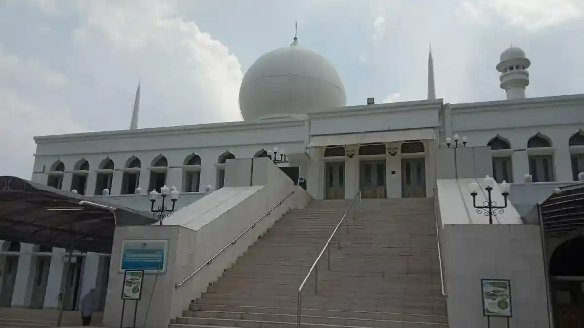 Ramadan di Masjid Agung Al Azhar, Ada Tausiah Online Ustaz Abdul Somad dan Kajian Via Podcast