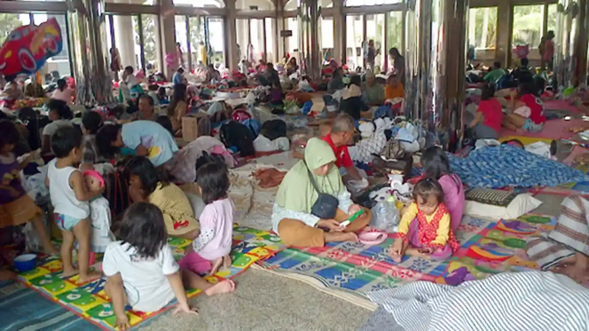 Wanita dan Anak Dominasi Pengungsi di Masjid Raya Universitas Borobudur