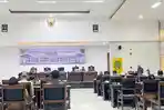 Anggota-DPRD-Ngada-bersama-pemerintah-Kabupaten-Ngada.jpg