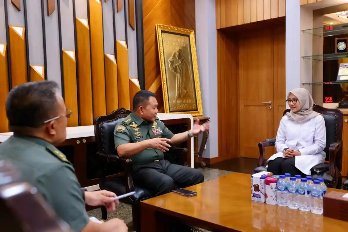 Revitalisasi Eks Kantor Kamar Dagang Inggris, Bupati Ipuk Temui KSAD-Menteri PUPR