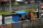 Muncul Lagi Bangunan Liar di Pinggiran Stasiun KA Tanah Abang