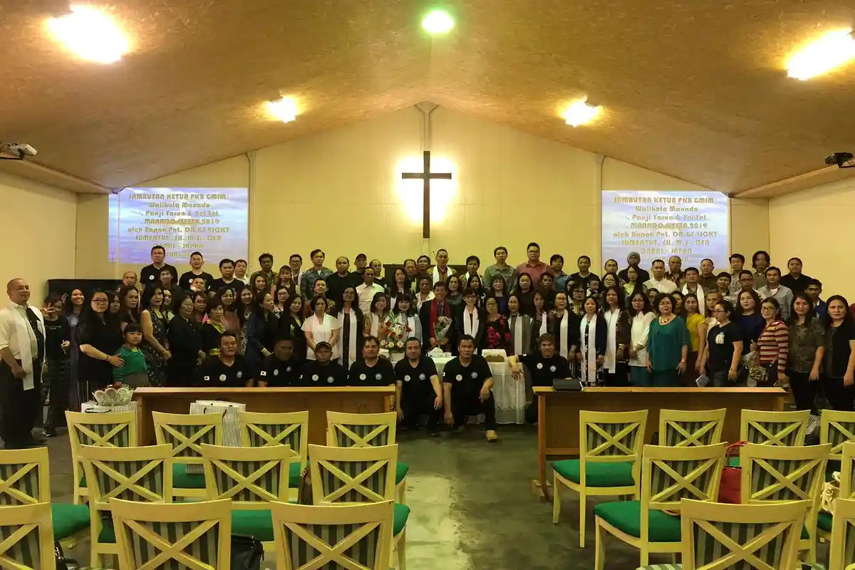Ket‎ua Komisi Pria Kaum Bapa Sinode GMIM Vicky Lumentut Lantik Panji Yosua di Oarai Jepang