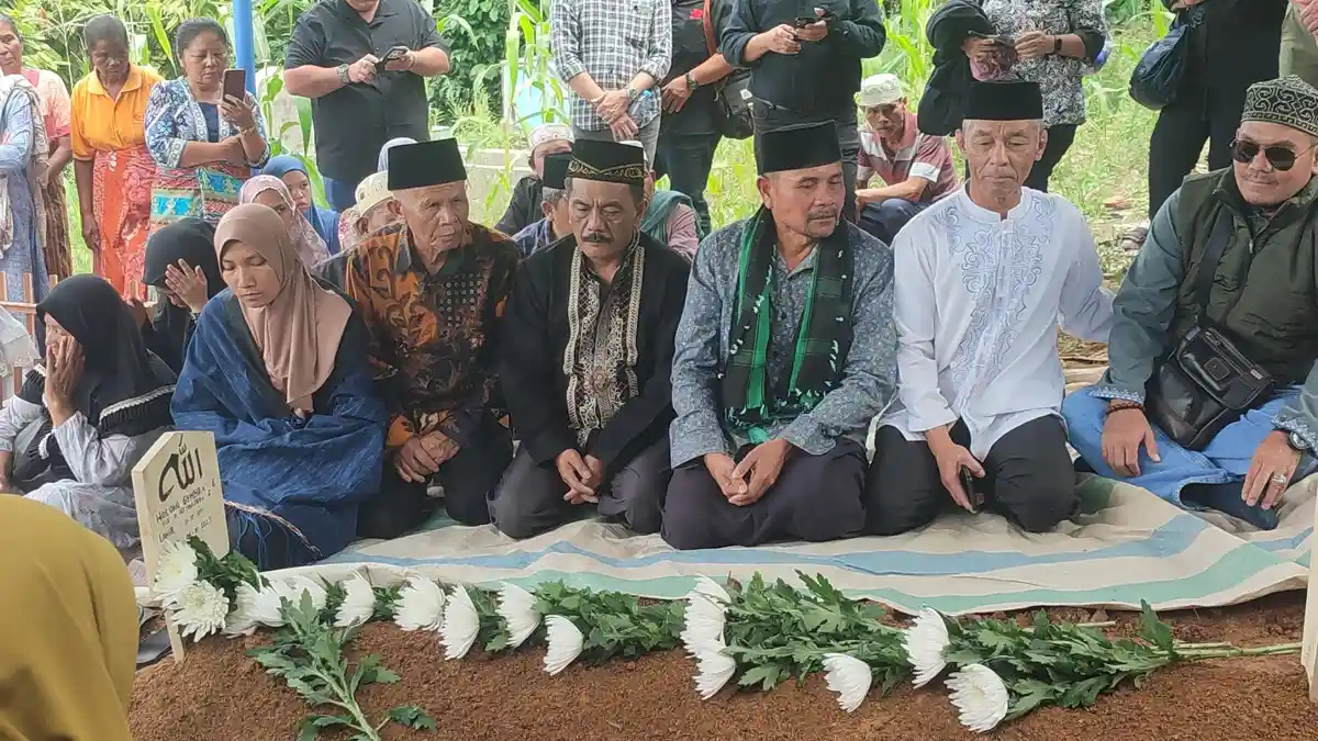 Pemakaman Holong Diwarnai Isak Tangis, Pekerja PT Freeport Meninggal Usai Terjebak di Lokasi Tambang