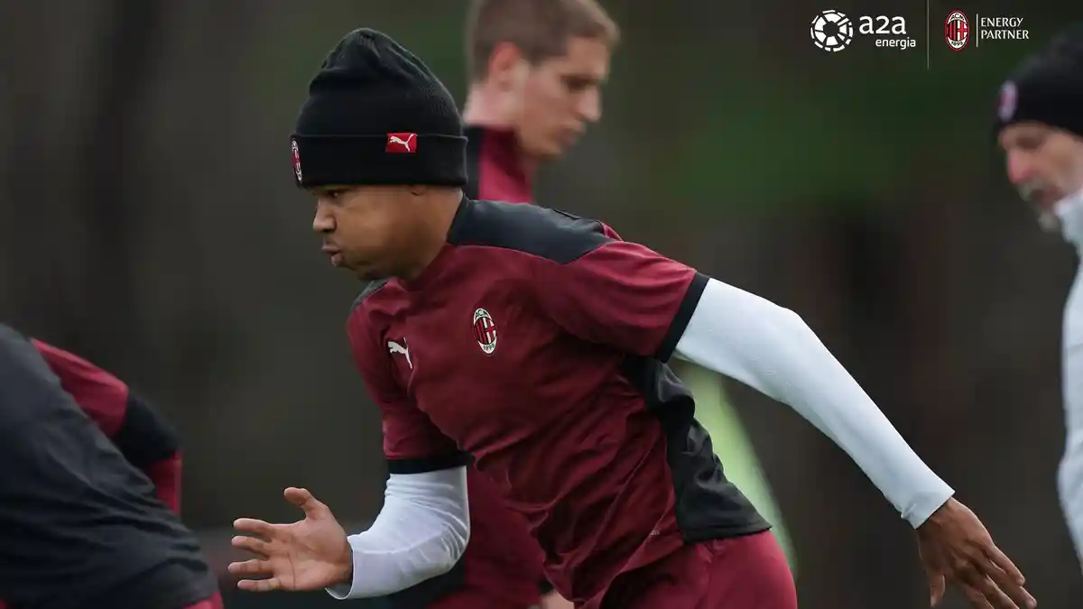 Sassuolo vs AC Milan Pukul 21.00 WIB, Ibrahimovic, Ante Rebic Absen, Milan Bawa Striker Belia