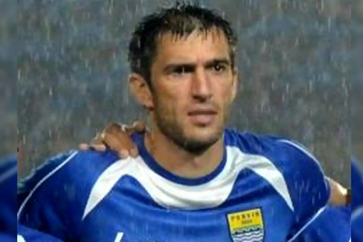 Mantan Bek Persib Bandung, Vladimir Vujovic, Segera Arsiteki PSIM Yogyakarta di Liga 2 2019