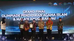 Jambi-Terima-Anugerah-Tanda-Cinta-PAI-2025-dari-Kemenag.jpg