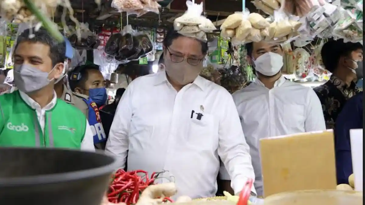 Menko Airlangga Dorong  Pemanfaatan Teknologi Digital di Pasar Tradisional 