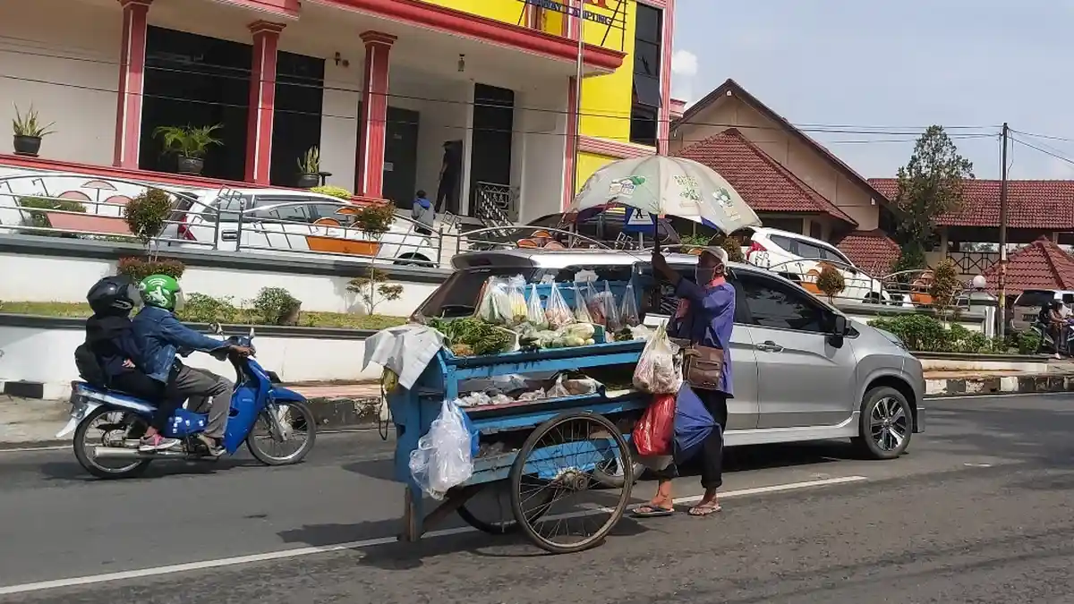 Perjuangan Pedagang Keliling di Bandar Lampung Hadapi Krisis Saat Pandemi Corona
