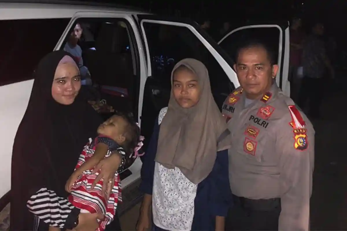 Kondisi Terkini Andini Gadis 14 Tahun yang Rawat 2 Adiknya Setelah Mereka Dirujuk ke RSUD Pelalawan 