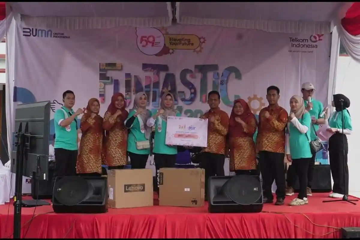 Telkom Witel Lampung Serahkan Bantuan Sarana Belajar ke SMKN 1 Katibung Lampung Selatan