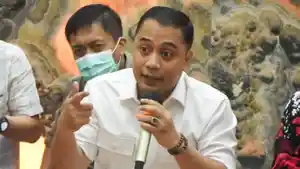 wali-kota-surabaya-adu-argumen-dengan-warga.jpg