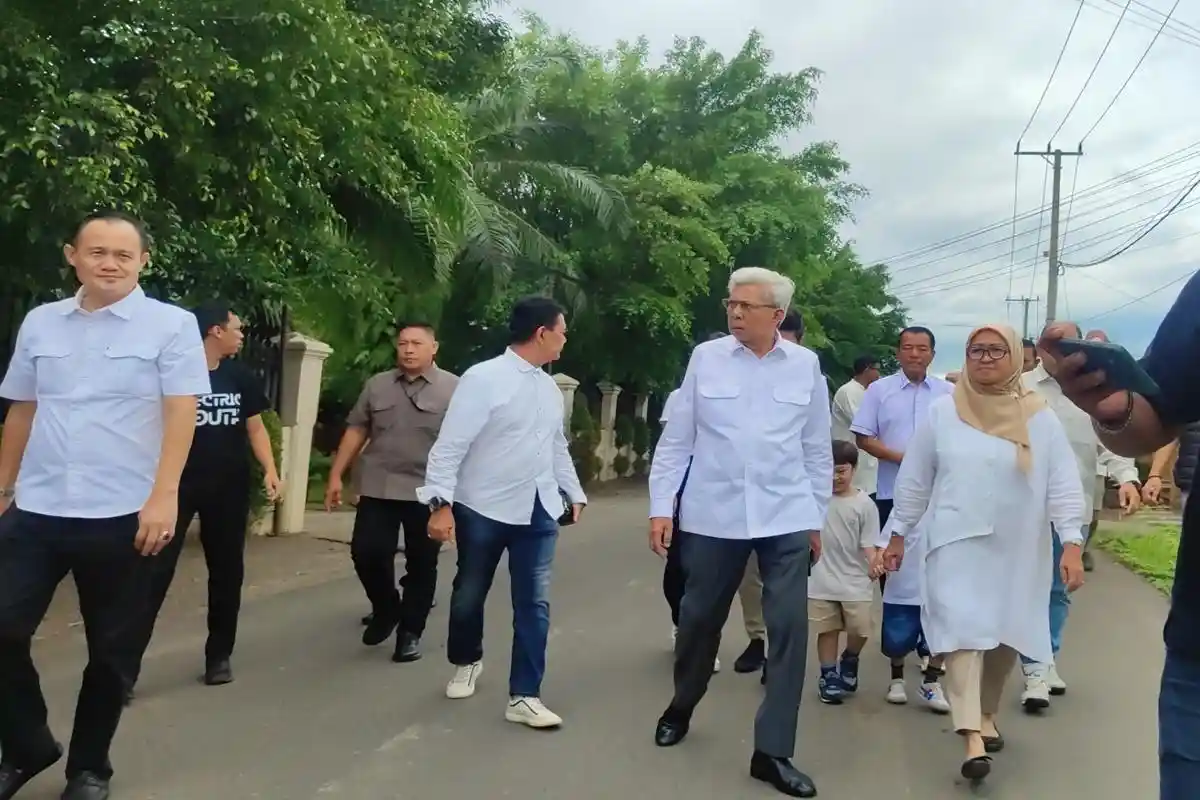 Mawardi Yahya dan Keluarga Mencoblos di TPS 08 Gandus Palembang, Lanjut Doa Bersama di Rumah
