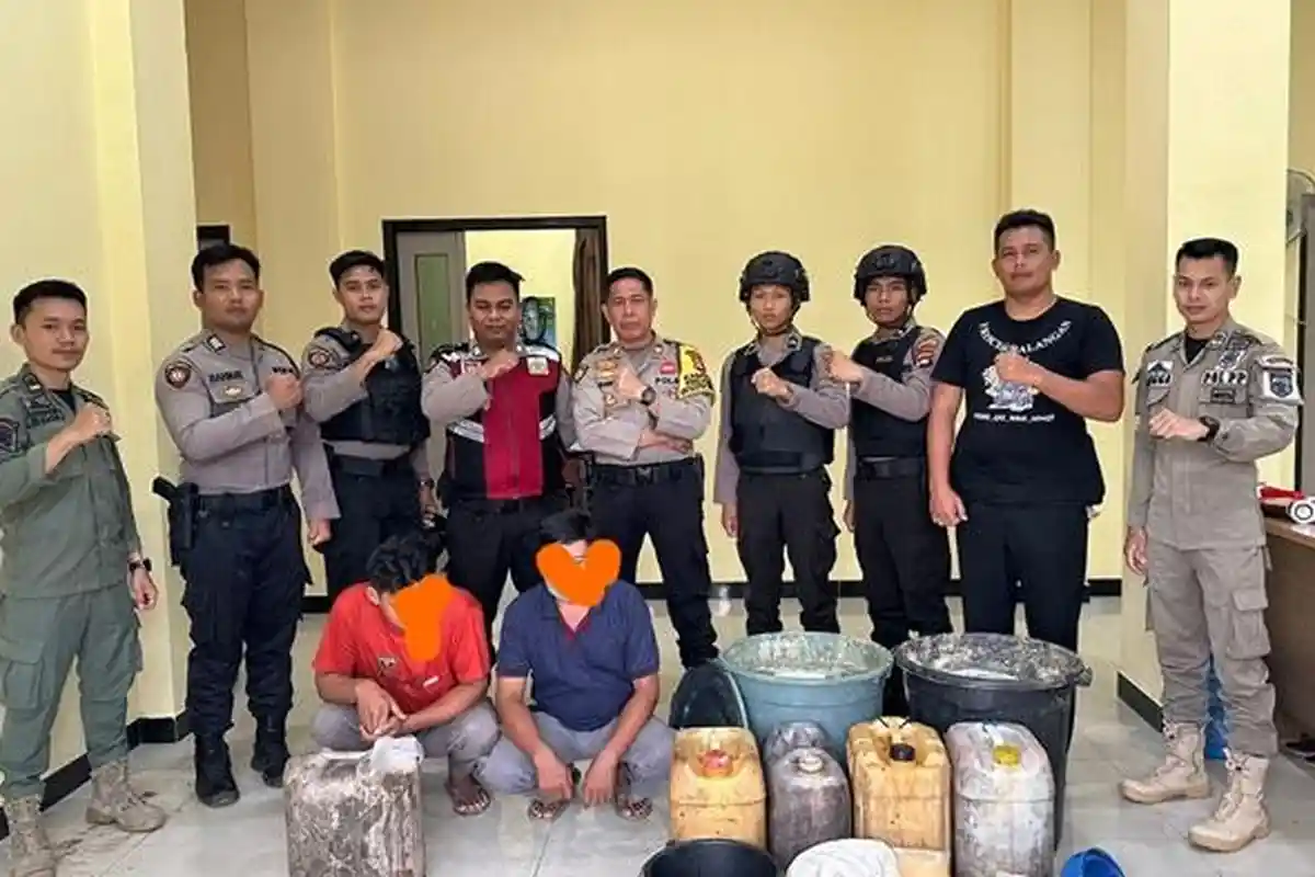 Anggota Polres Balangan Ringkus Dua Penjual Tuak, 85 Liter Minuman Beralkohol Disimpan di Rumah