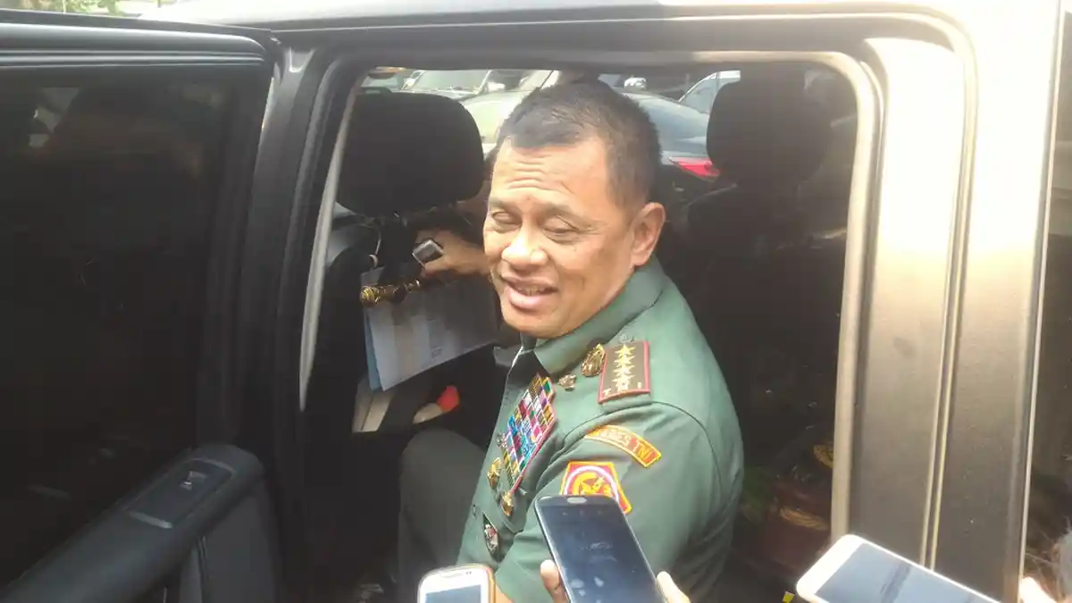 TNI dan Nelayan Indonesia Bantu Cari Awak Kapal Perang USS Jhon S McCain