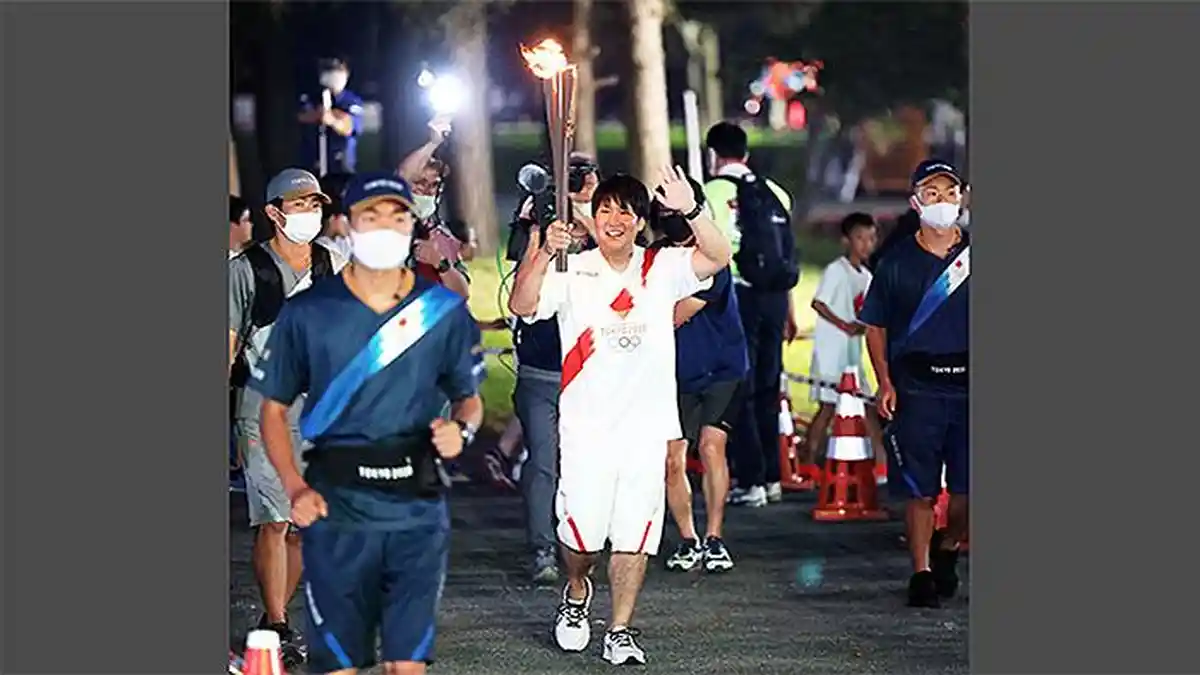 Cucu Pelari Jepang di Maraton Olimpiade Antwerpen 1920 Bawa Api Obor Olimpiade 2020