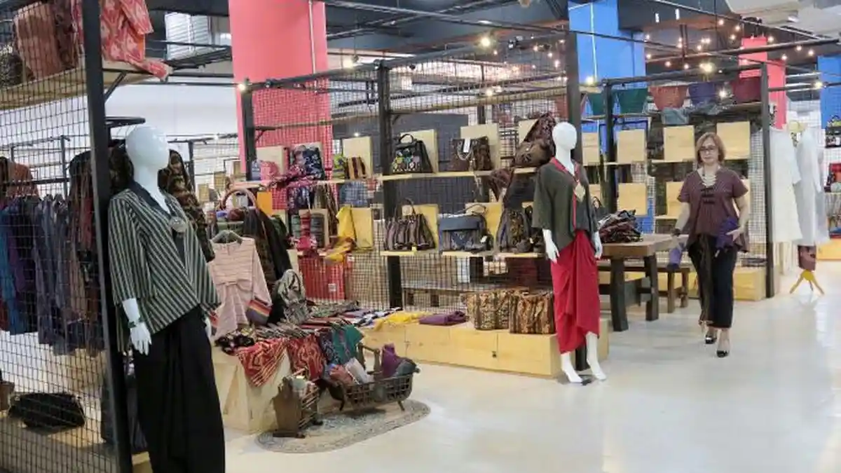 Jelang Hari Kartini SMESCO Gelar Pesta Diskon Busana Wanita