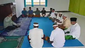 Sebanyak-13-Warga-Binaan-Pemasyarakatan-Lapas-Kelas-III-Baa-saat-mengikuti-pembinaan-rohani.jpg