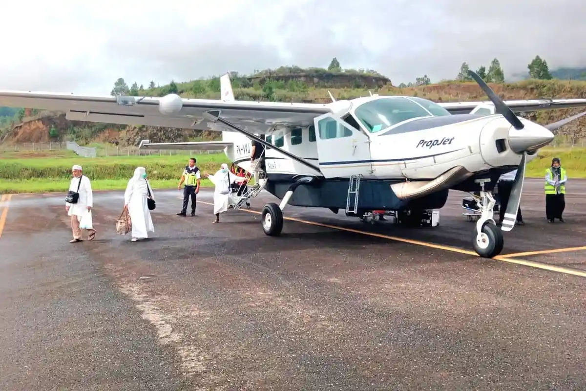 Sejumlah Jamaah Haji Gayo Lues dari Banda Aceh Pulang ke Blangkejeren dengan Pesawat Perintis