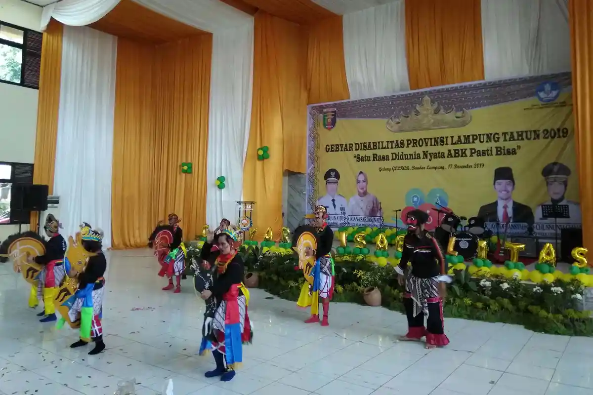 500 ABK Rayakan HDI dengan Bermain Angklung hingga Tari