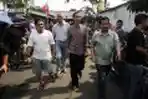Jokowi Belum Biasa Tunjukan Jari 3 Metal