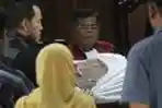 Barang Bukti Uang Suap MK Wawan Sebesar RP 1 Milyar