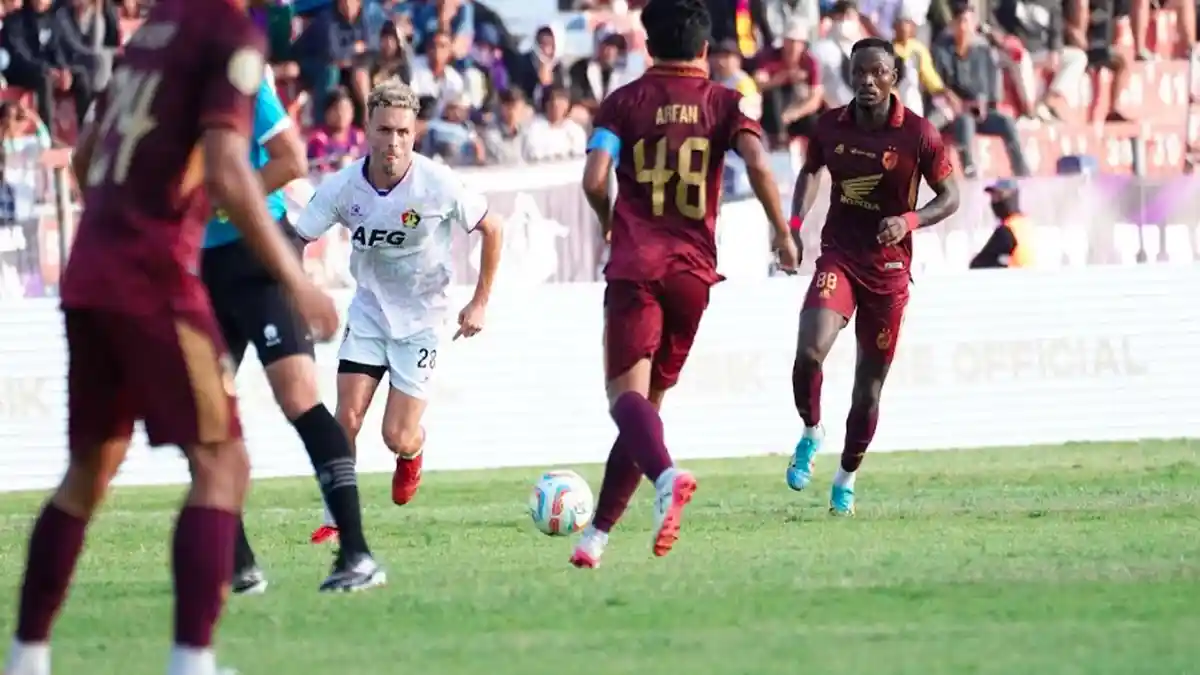 KONTROVERSI Pertandingan Persik Kediri Vs PSM Makassar, Ditinggal Pulang Pelatih Bernardo Tavares