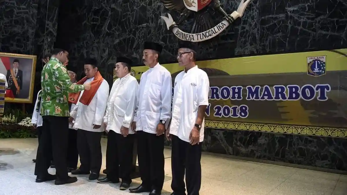 Pemprov DKI Berangkatkan Umrah 267 Marbot Masjid