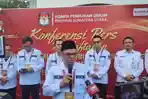 Ketua-KPU-Sumatera-Utara-saat-diwawancarai-usai-menerima-berkas.jpg