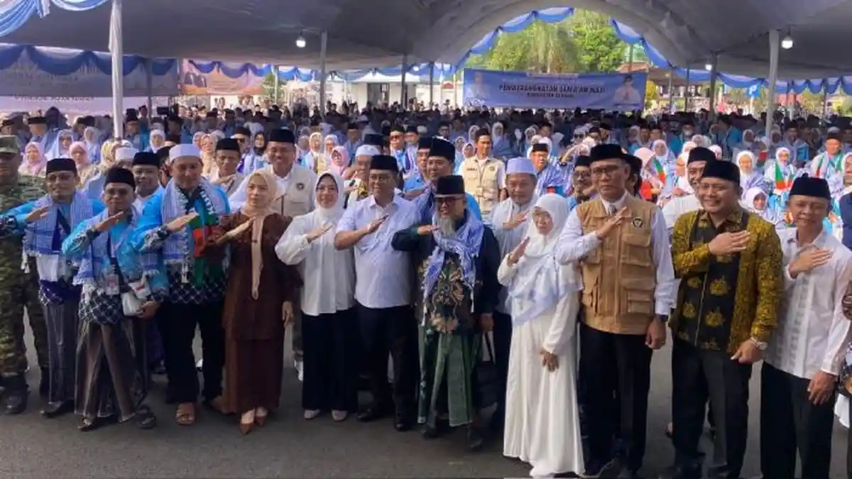 393 Jemaah Haji Asal Serang Banten Diberangkatkan, Ini Pesan Bupati Zakiyah