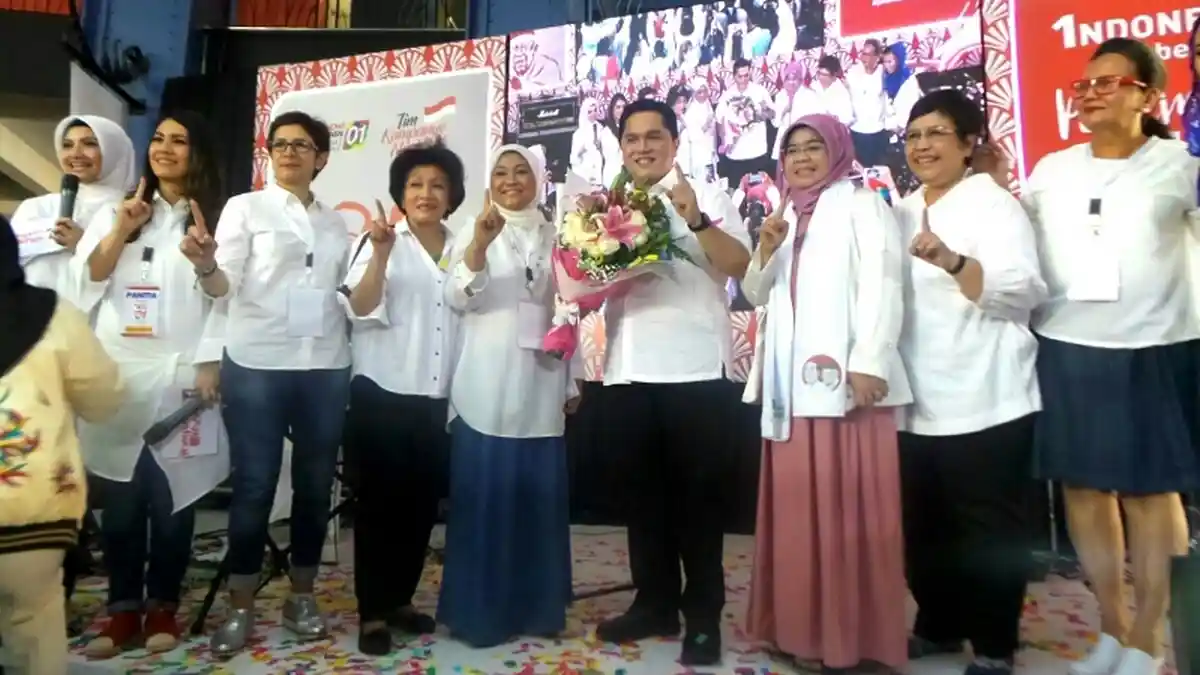 Saat Erick Thohir 'Diserbu' Perempuan Hebat Hingga Enggan Disebut Bapak