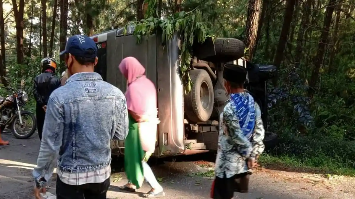 Mobil Rombongan Pengantin Kecelakaan di Sirampog Brebes, saat Polisi Datang TKP Sudah Sepi
