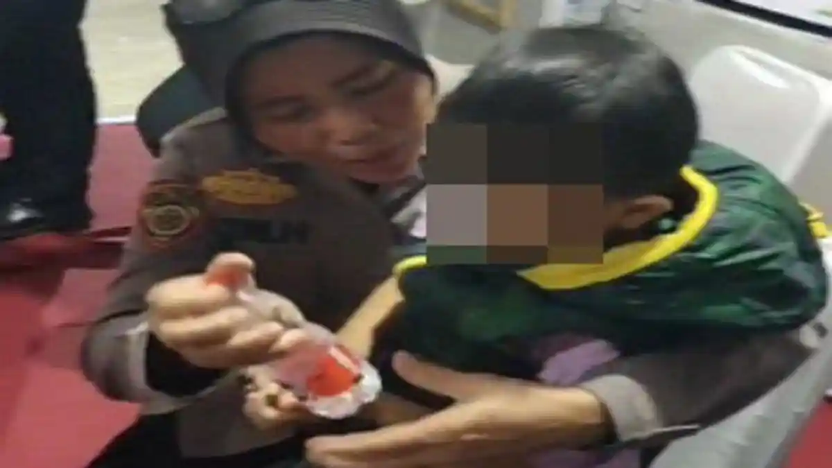 Momen Haru Pertemuan Bocah Hilang dengan Ibu di Rest Area Pekalongan