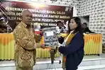 Pengurus-Partai-Garuda-Kabupaten-Sikka-saat-menyerahkan-berkas.jpg