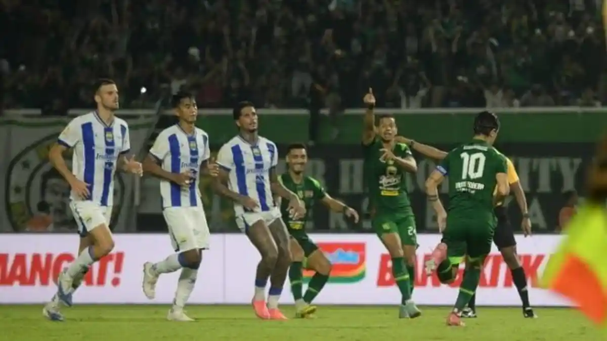 Skor Akhir Persebaya Surabaya Vs Persib Bandung 2-2