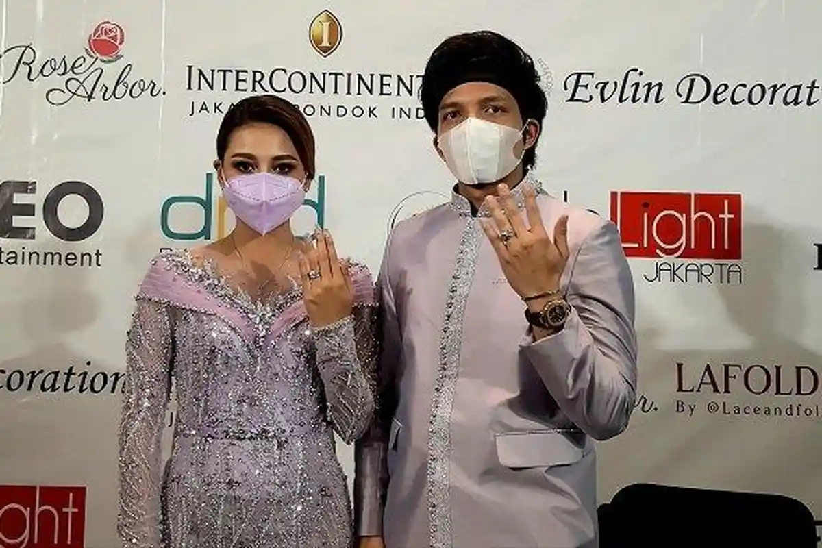 Baru Tunangan, Atta Halilintar Kepergok Temani Aurel Kunjungi Dokter Kandungan, Ada Apa?